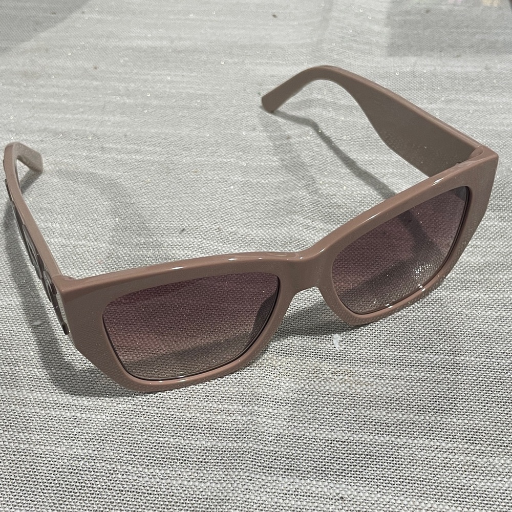 6002. Marc Jacobs Tan Sunglasses - Picture 4 of 10